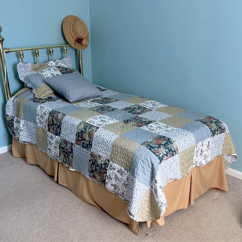 Patchwork Quilt Bedding Set - Blue, Tan, and Floral